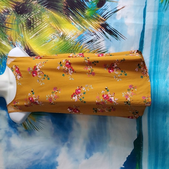 GYPSIES & Moondust sleeveless  w/lace women's blouse size S - Picture 1 of 4